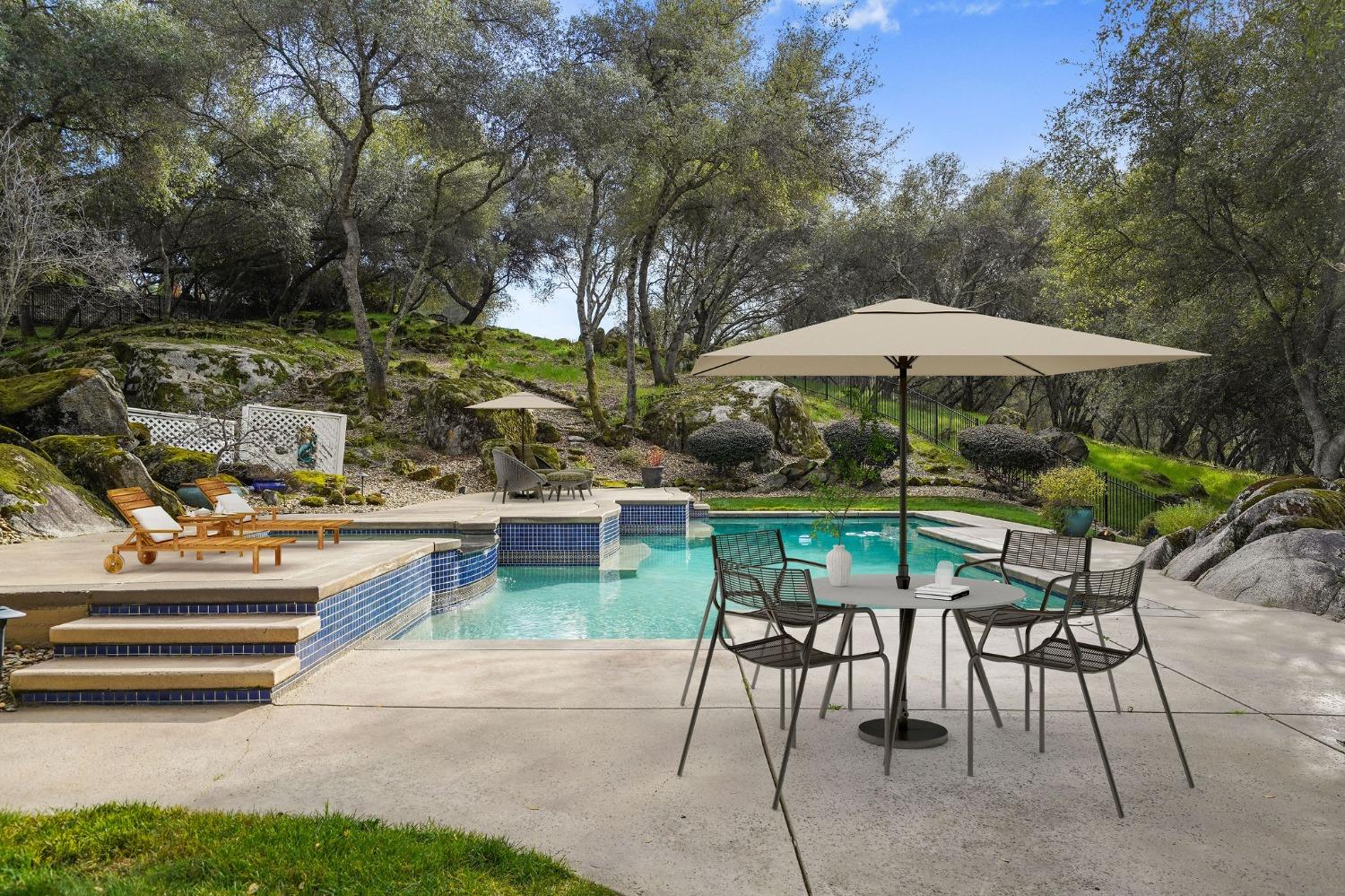 8860 Los Lagos Circle