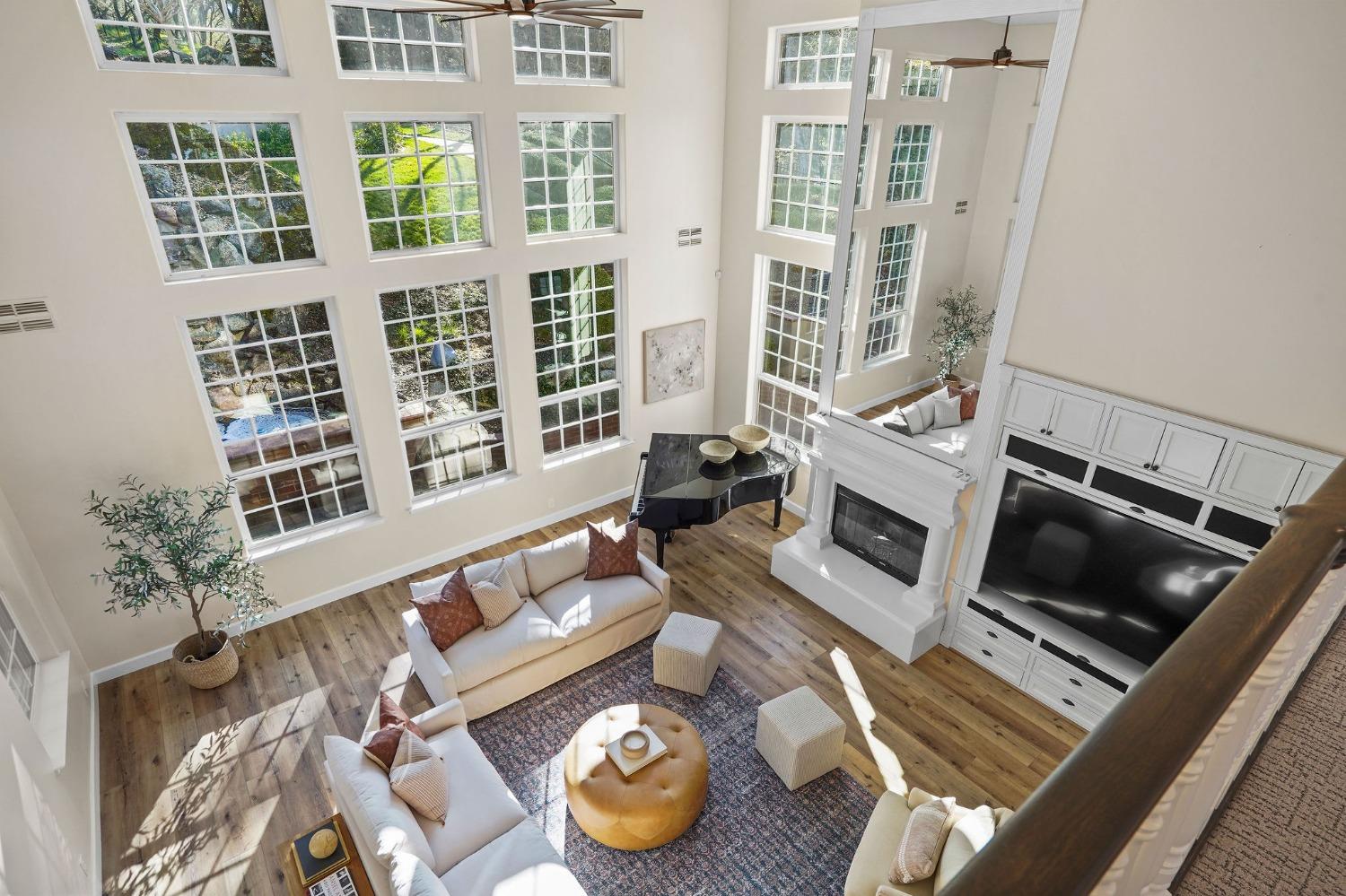 8860 Los Lagos Circle