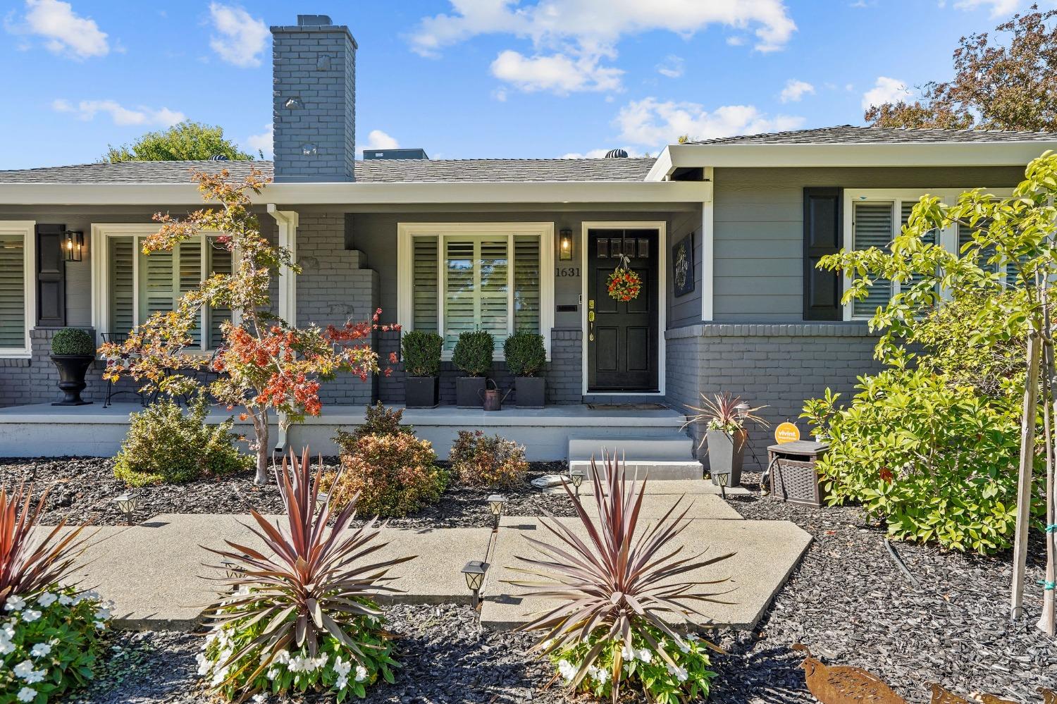 1631 La Playa Way