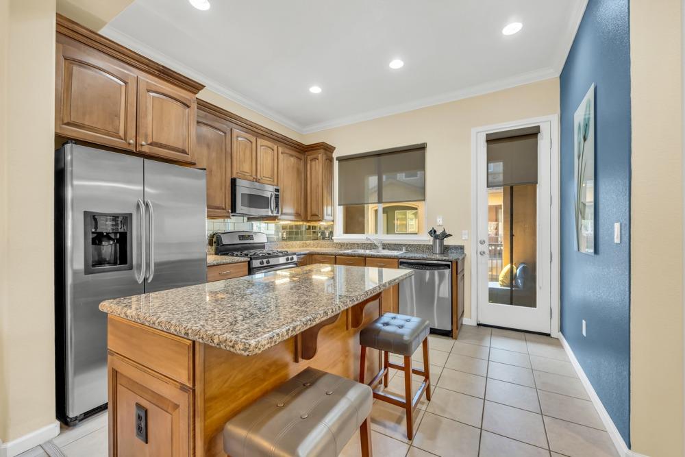 1845 Morse Avenue 206