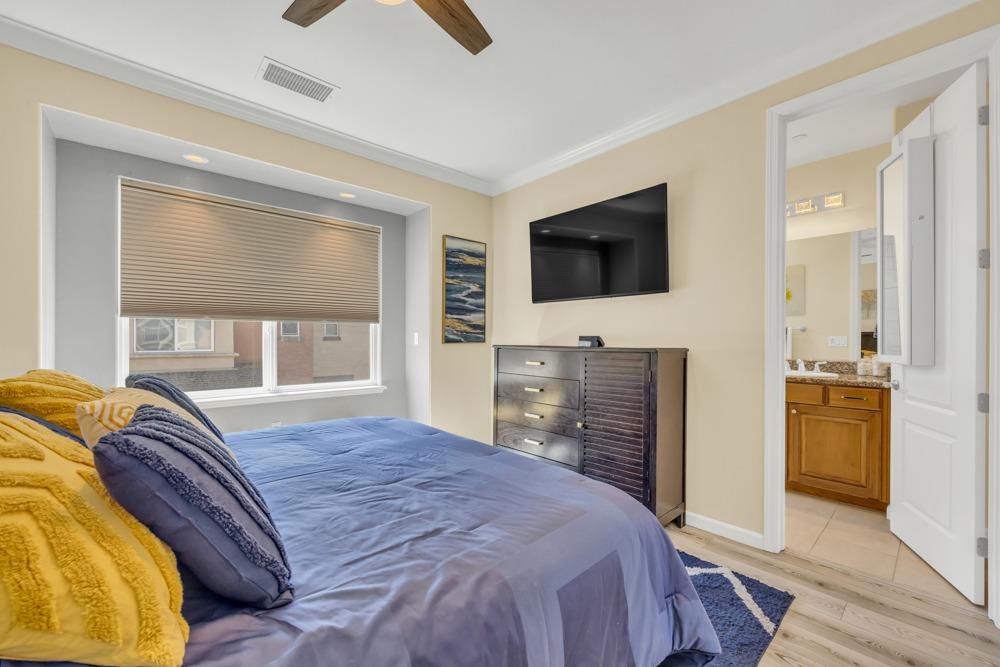 1845 Morse Avenue 206