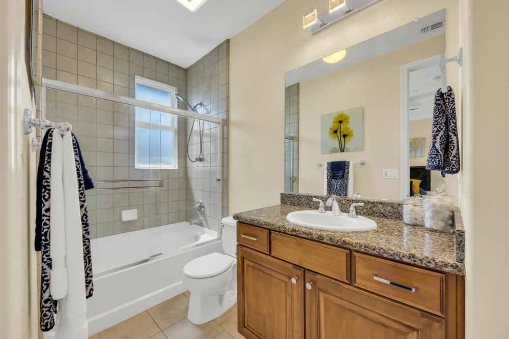 1845 Morse Avenue 206