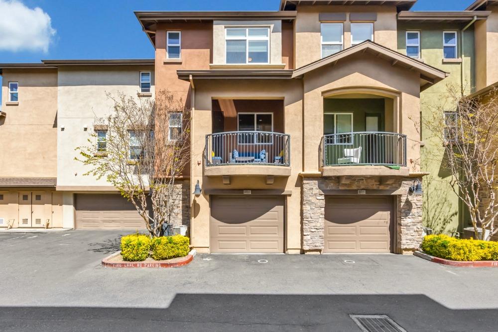 1845 Morse Avenue 206