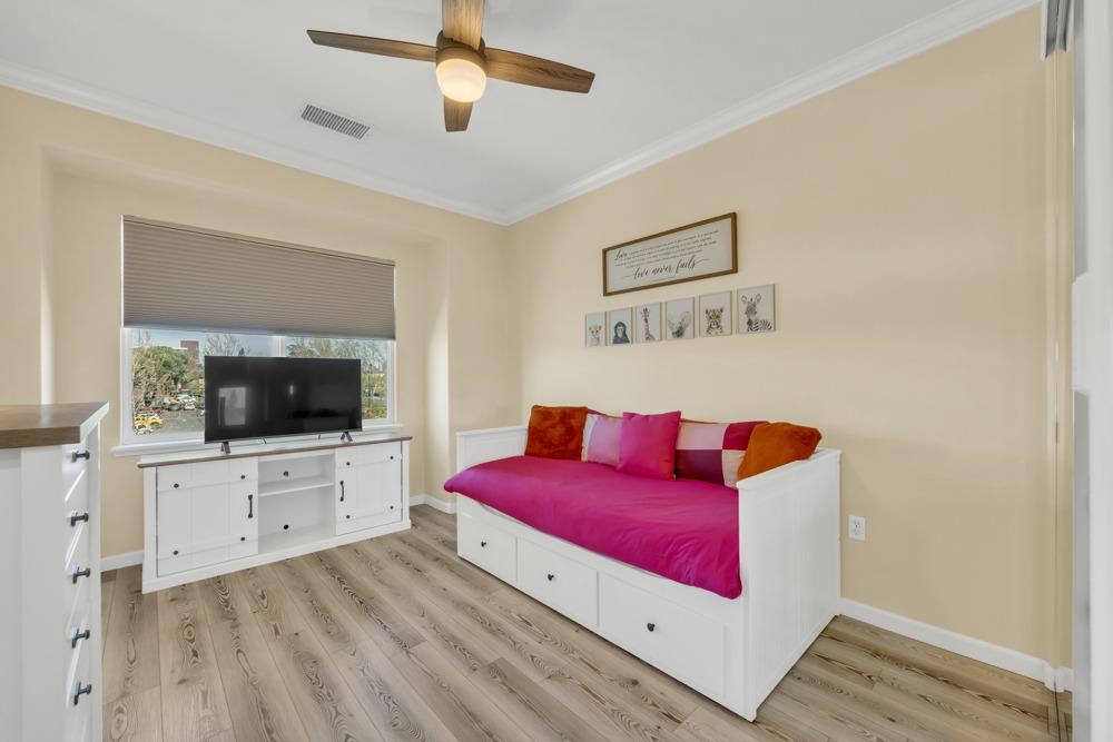 1845 Morse Avenue 206