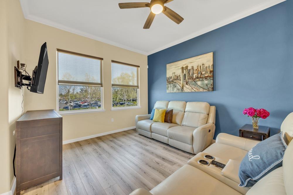 1845 Morse Avenue 206