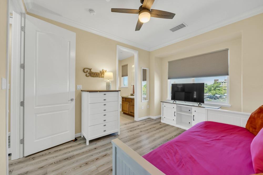 1845 Morse Avenue 206