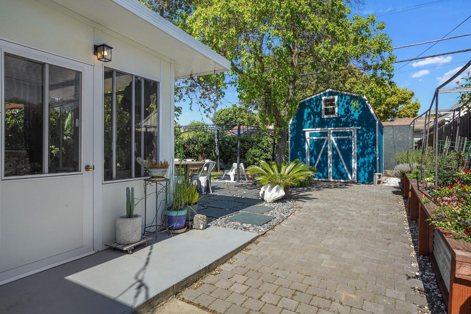 1004 Maryland Avenue