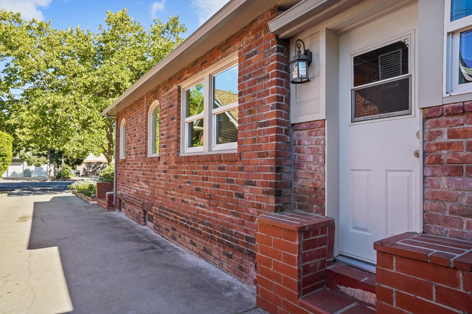 2764 Riverside Boulevard