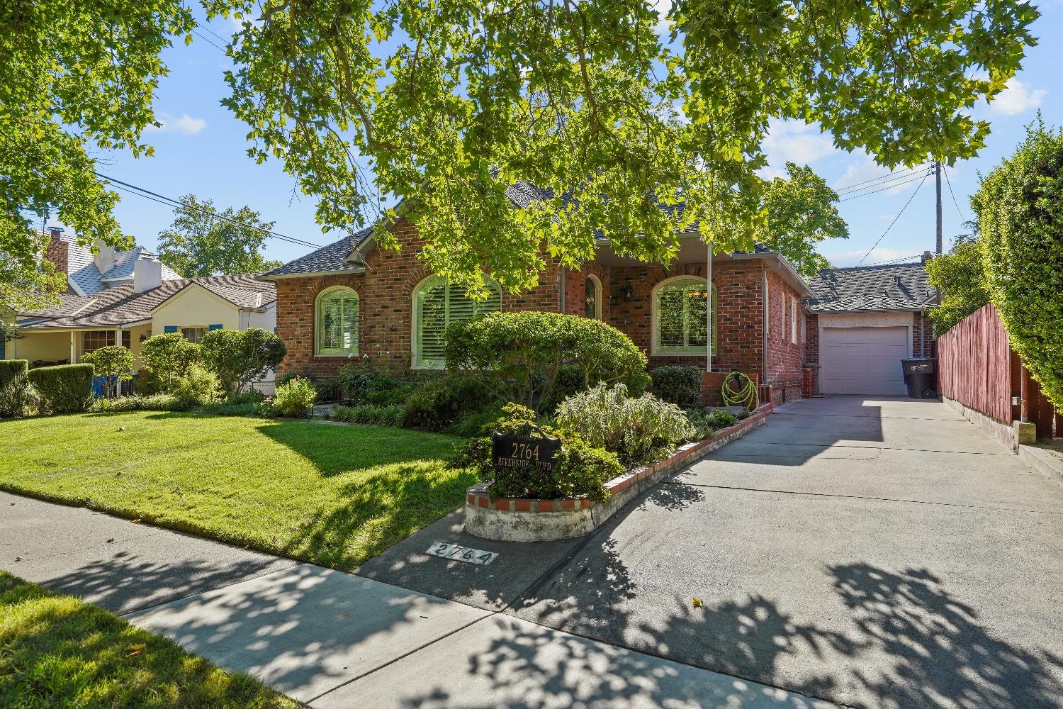 2764 Riverside Boulevard