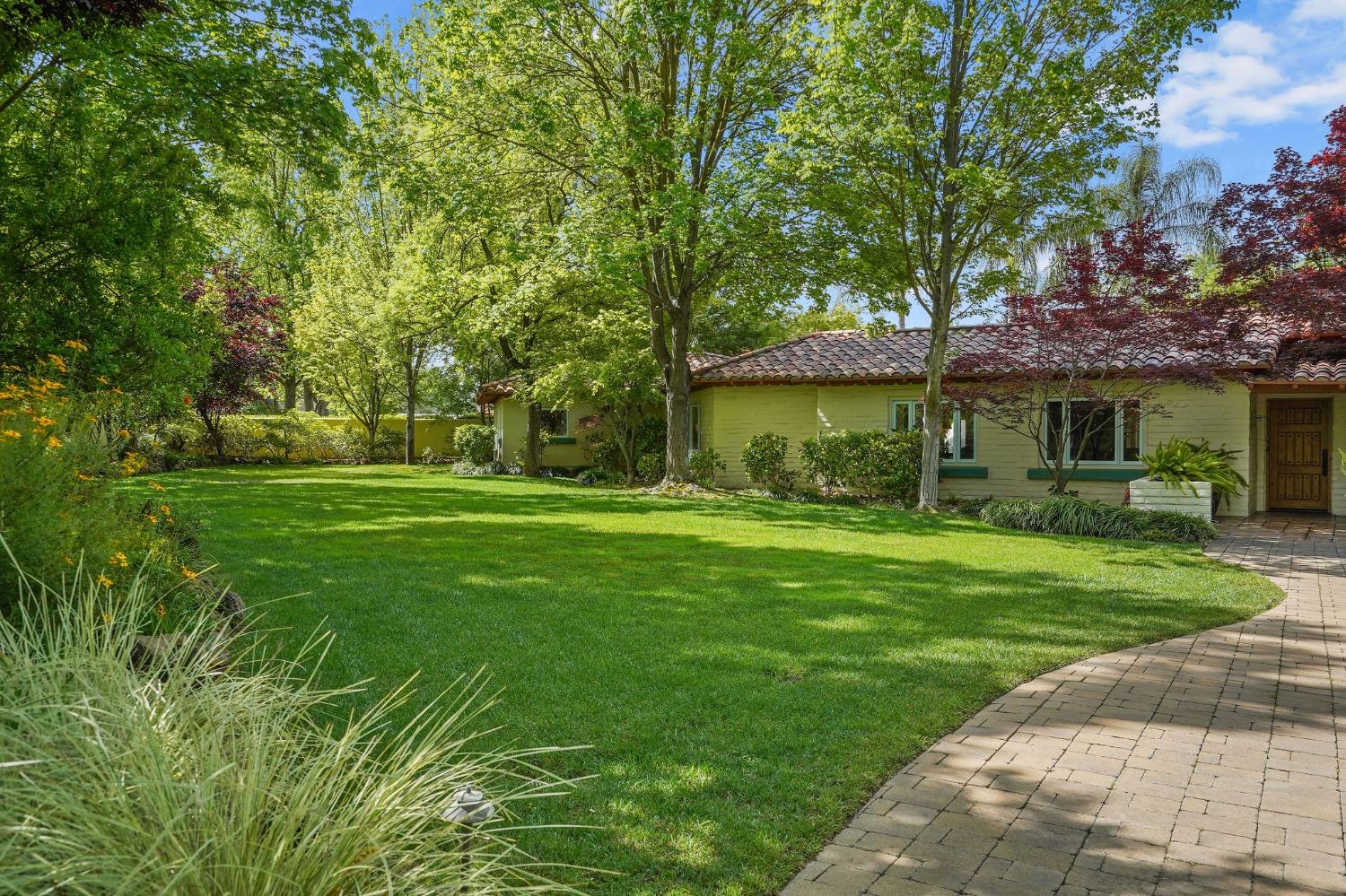 4330 Sierra Madre Drive