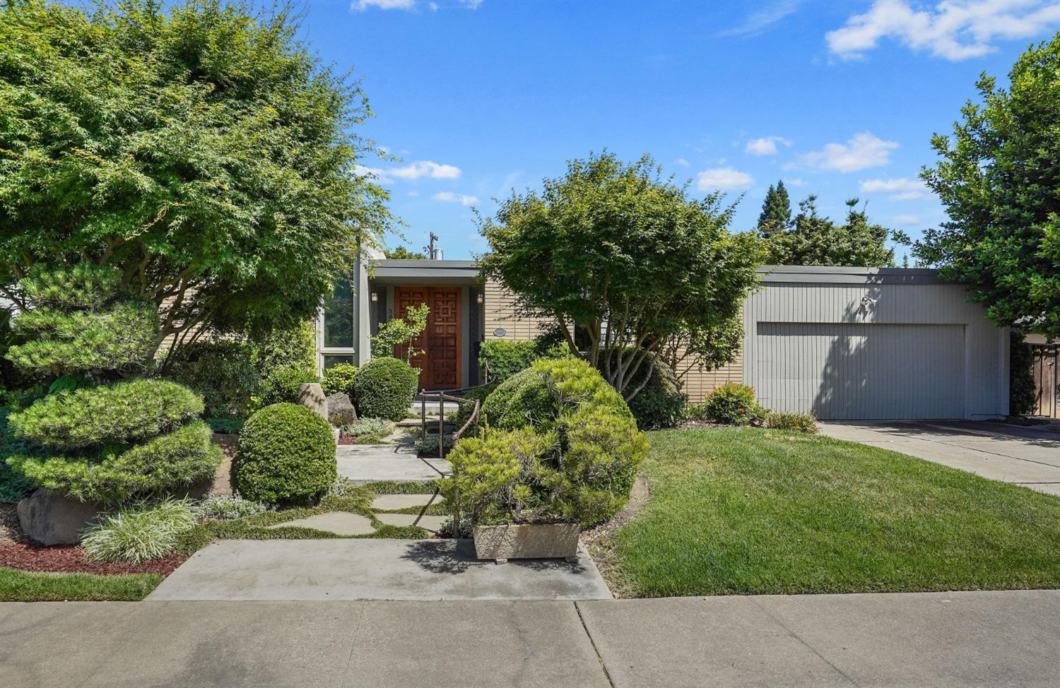 3419 Sierra Oaks Drive