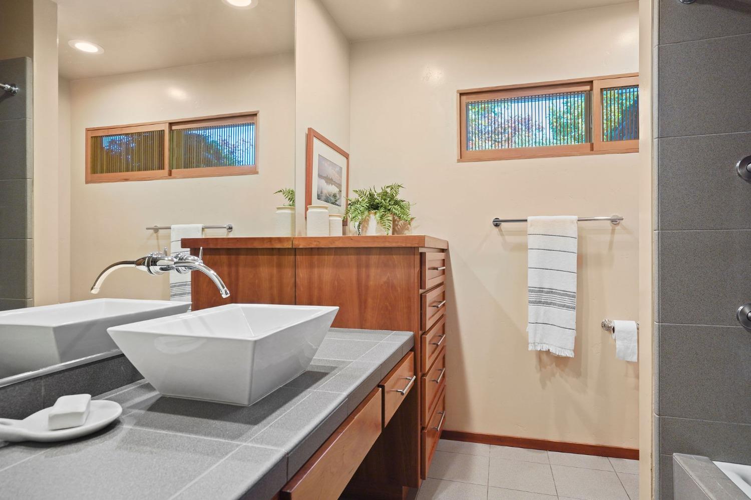 3419 Sierra Oaks Drive