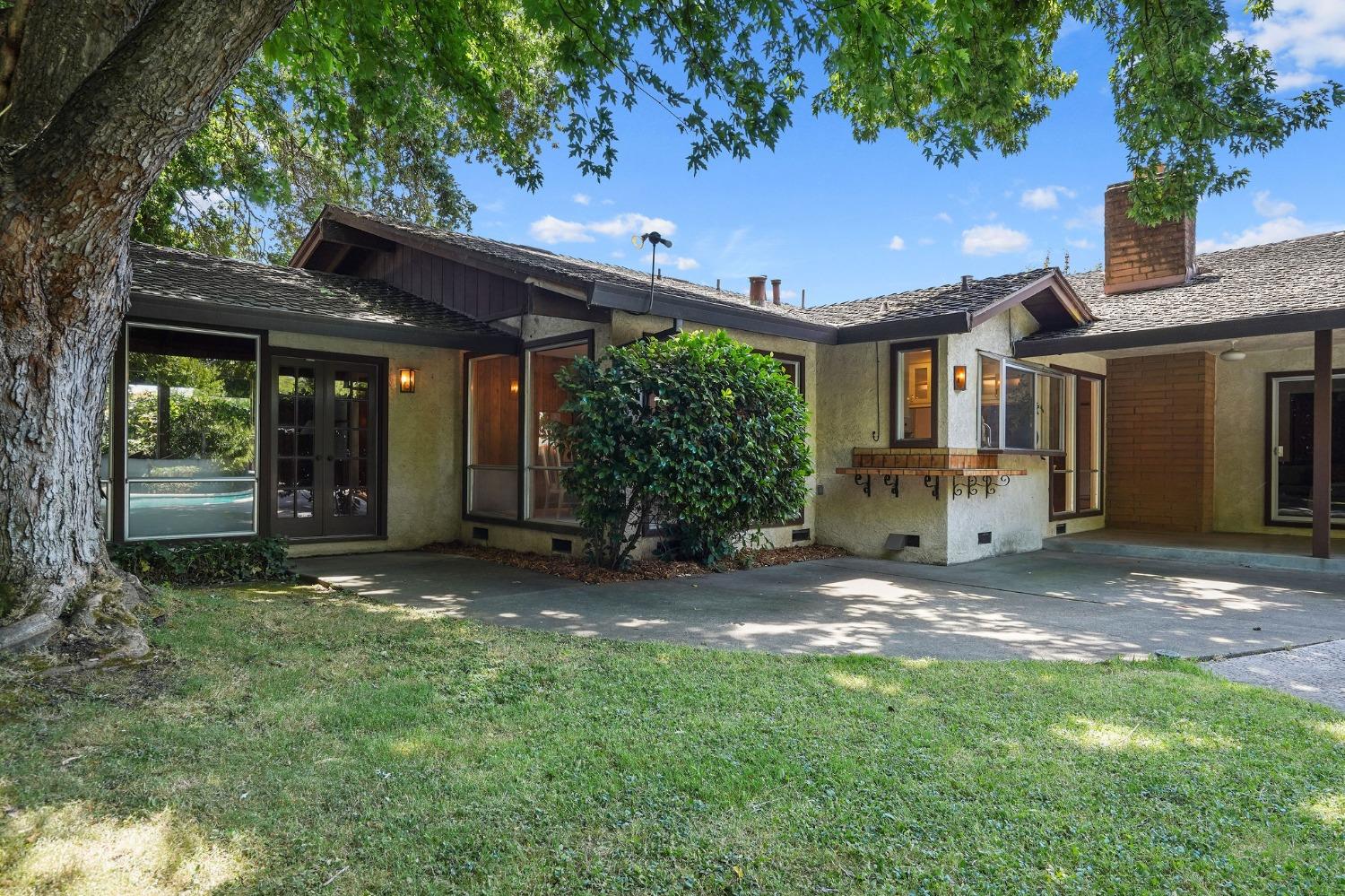 3851 American River Drive