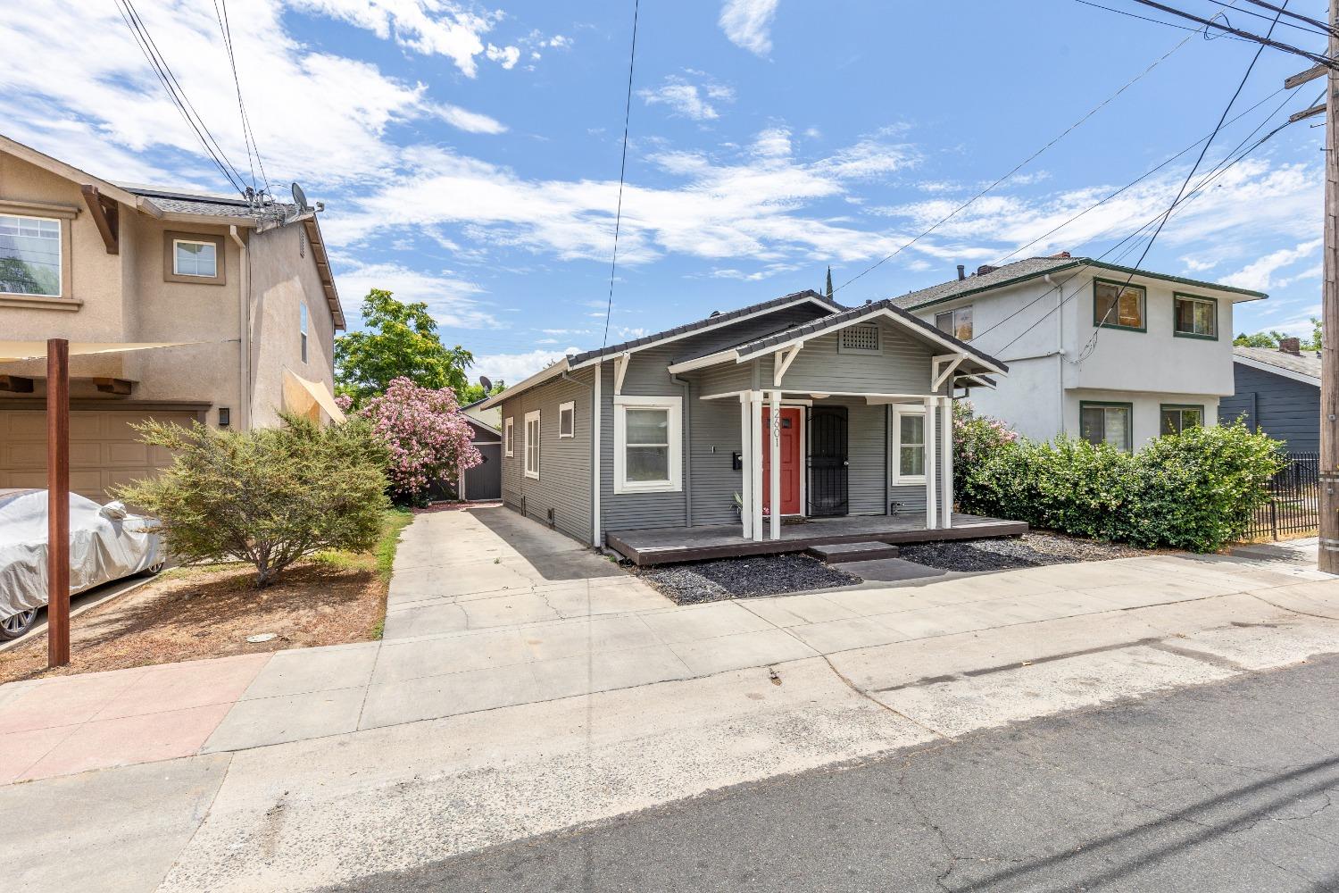 2601 San Fernando Way
