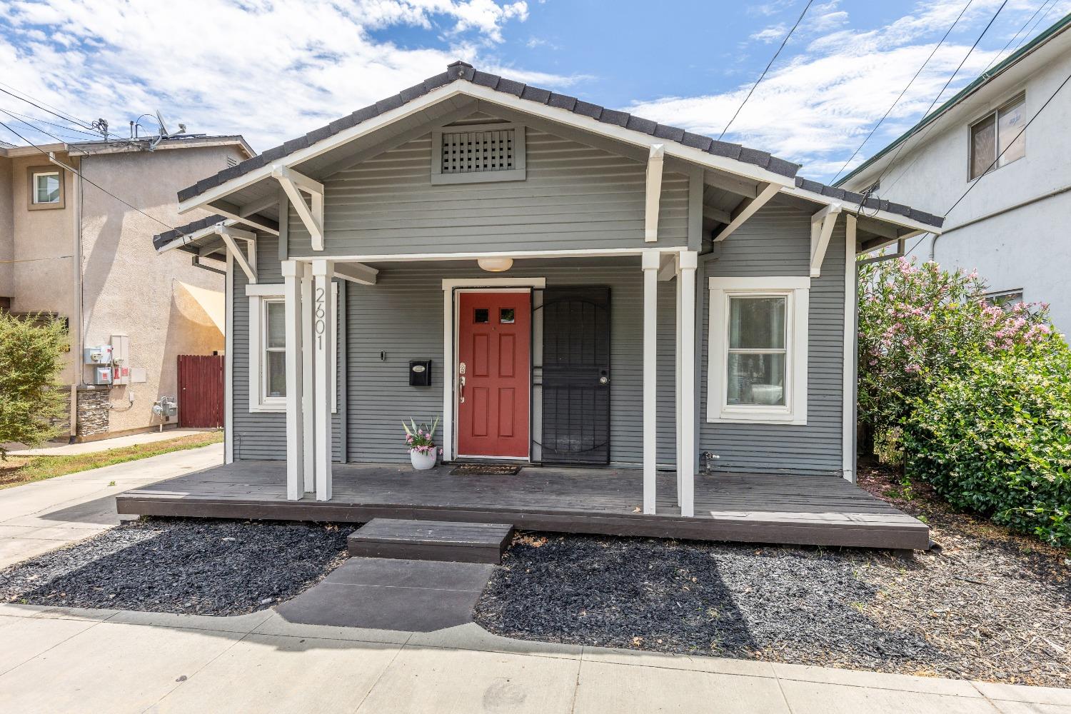 2601 San Fernando Way