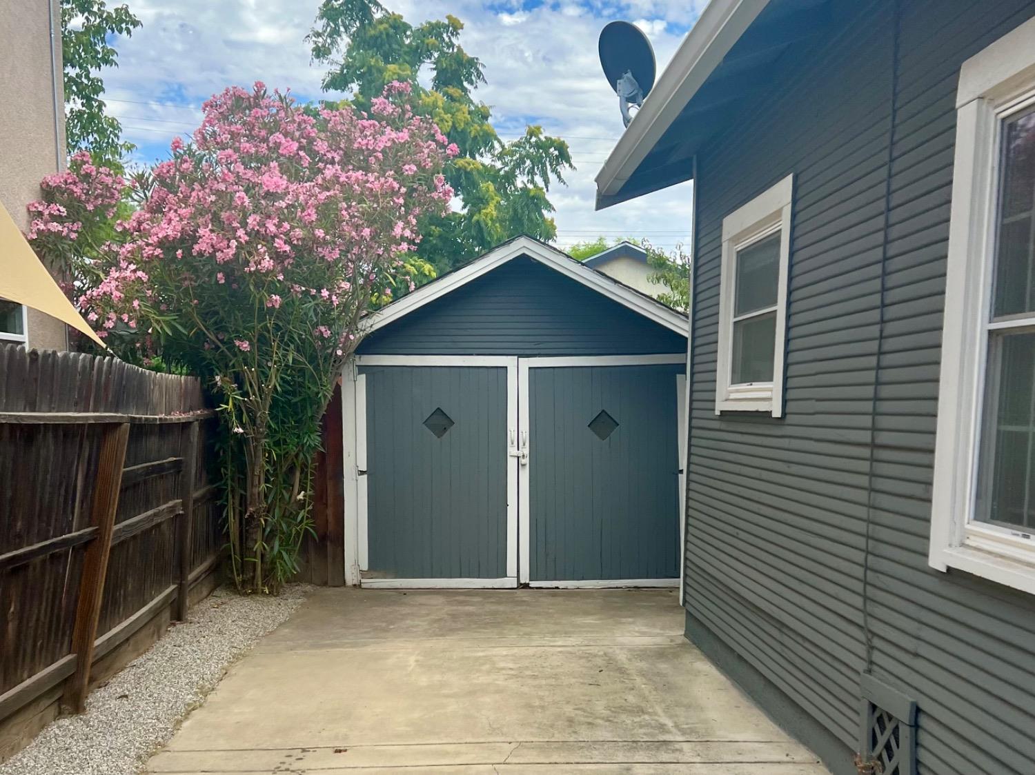 2601 San Fernando Way