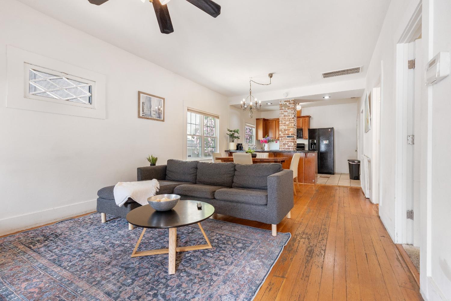 2601 San Fernando Way