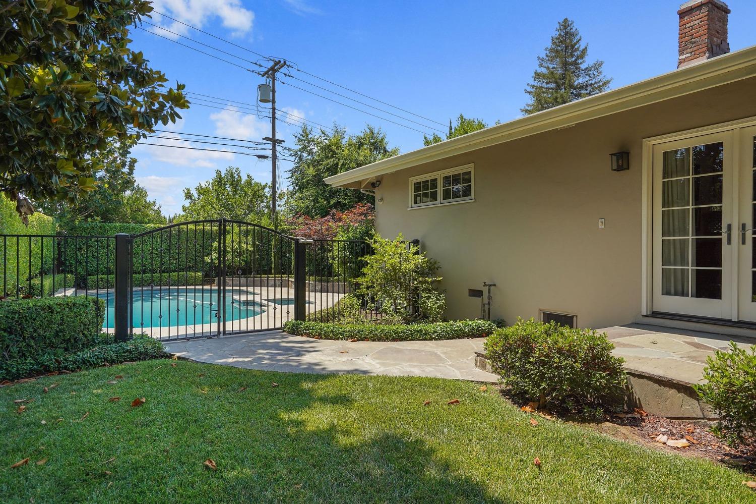 3036 Huntington Road