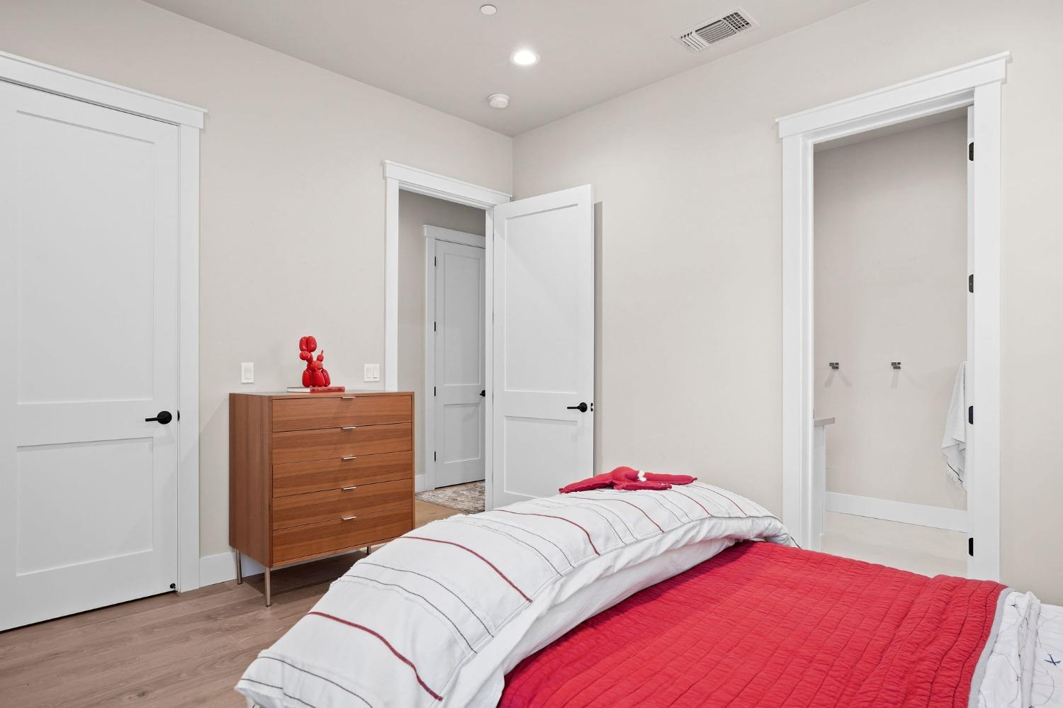 5233 Sutter Park Way