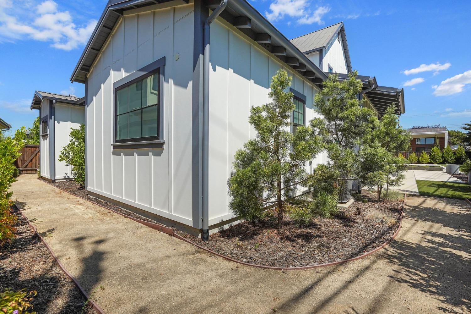 5233 Sutter Park Way