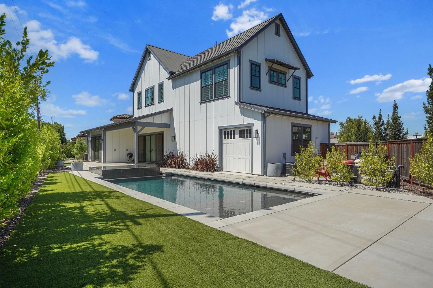 5233 Sutter Park Way