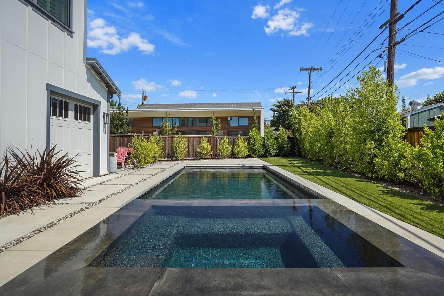 5233 Sutter Park Way