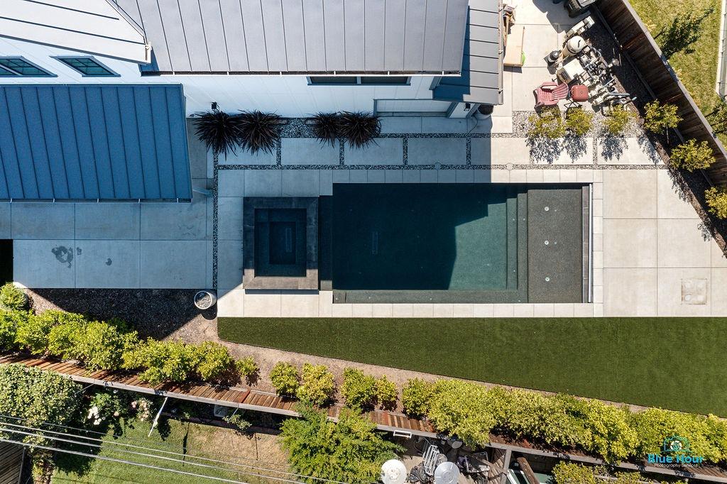 5233 Sutter Park Way