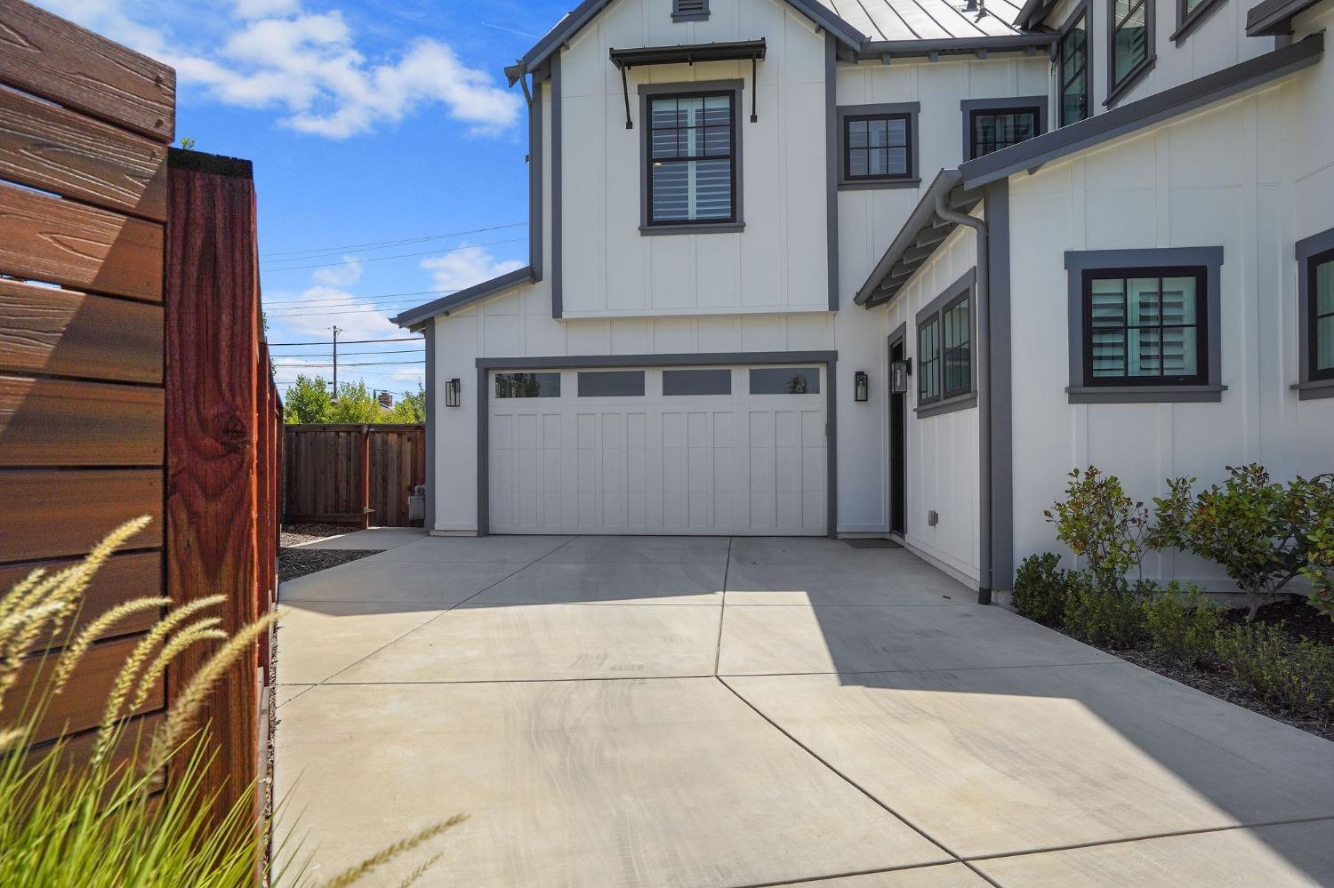 5233 Sutter Park Way