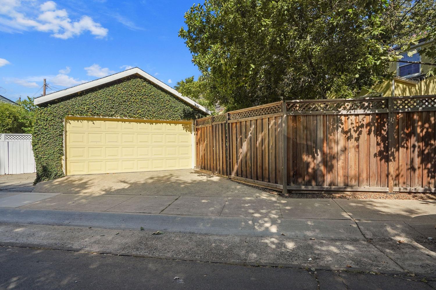 3854 Mckinley Boulevard