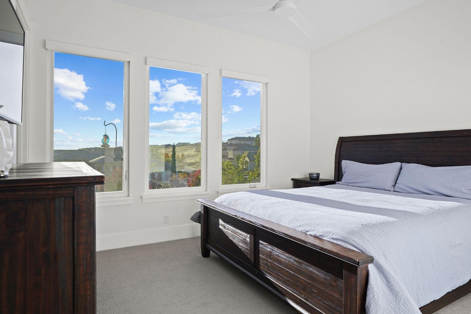 3187 Vista De Madera