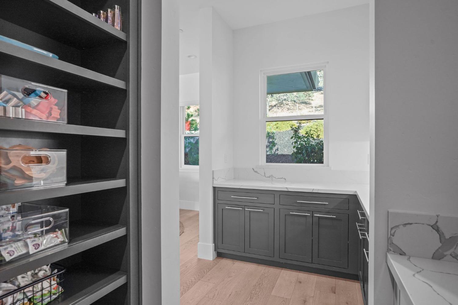 3187 Vista De Madera