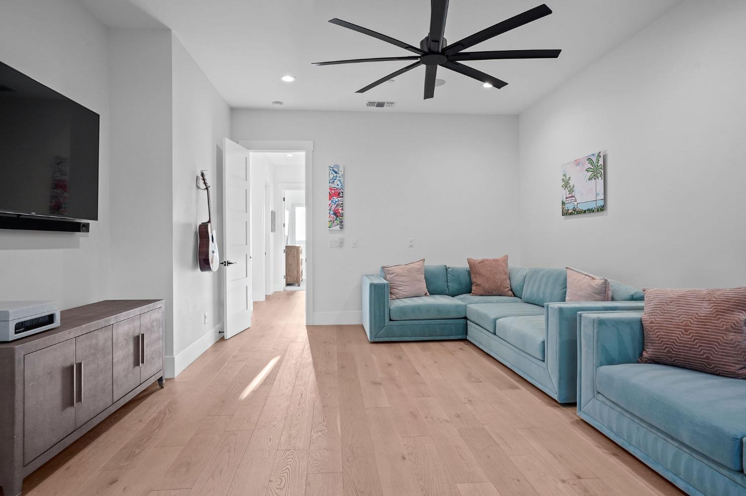 3187 Vista De Madera