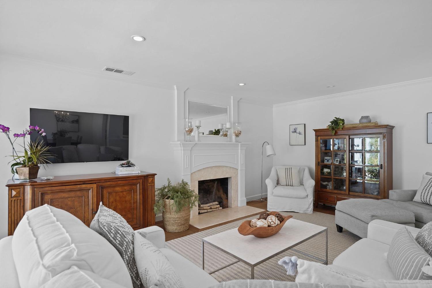 3305 White Oak Court