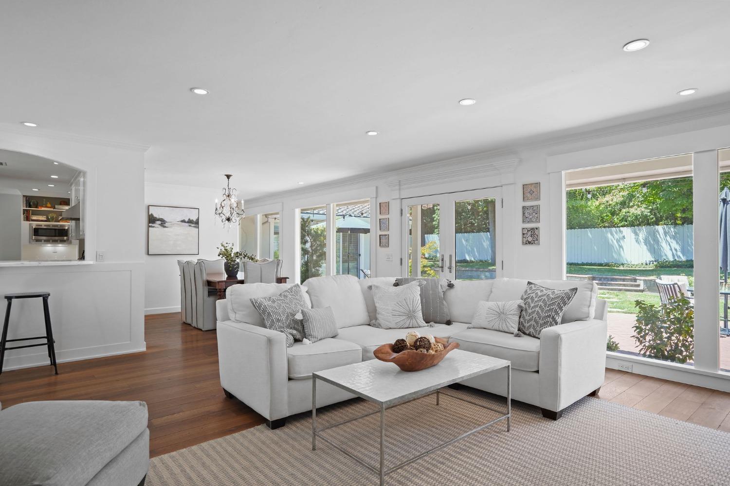 3305 White Oak Court