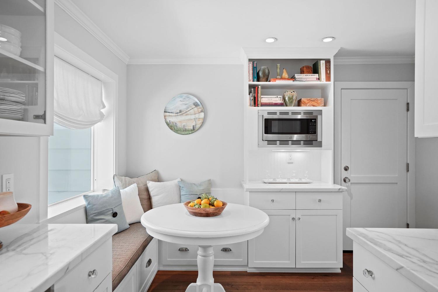 3305 White Oak Court