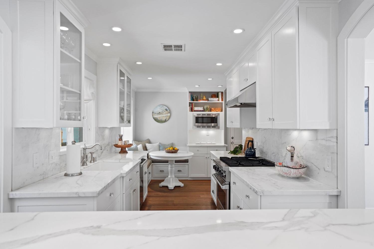 3305 White Oak Court