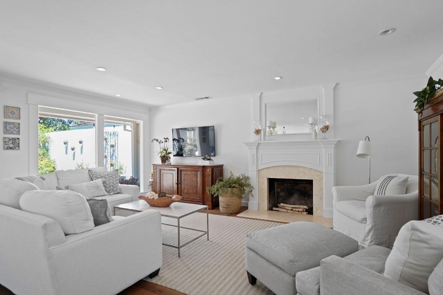 3305 White Oak Court