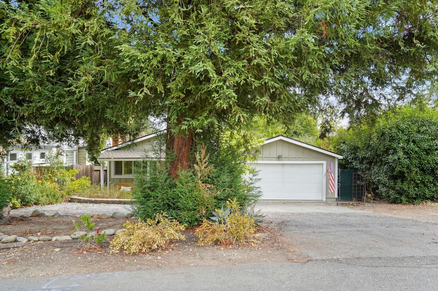 4594 Minnesota Avenue