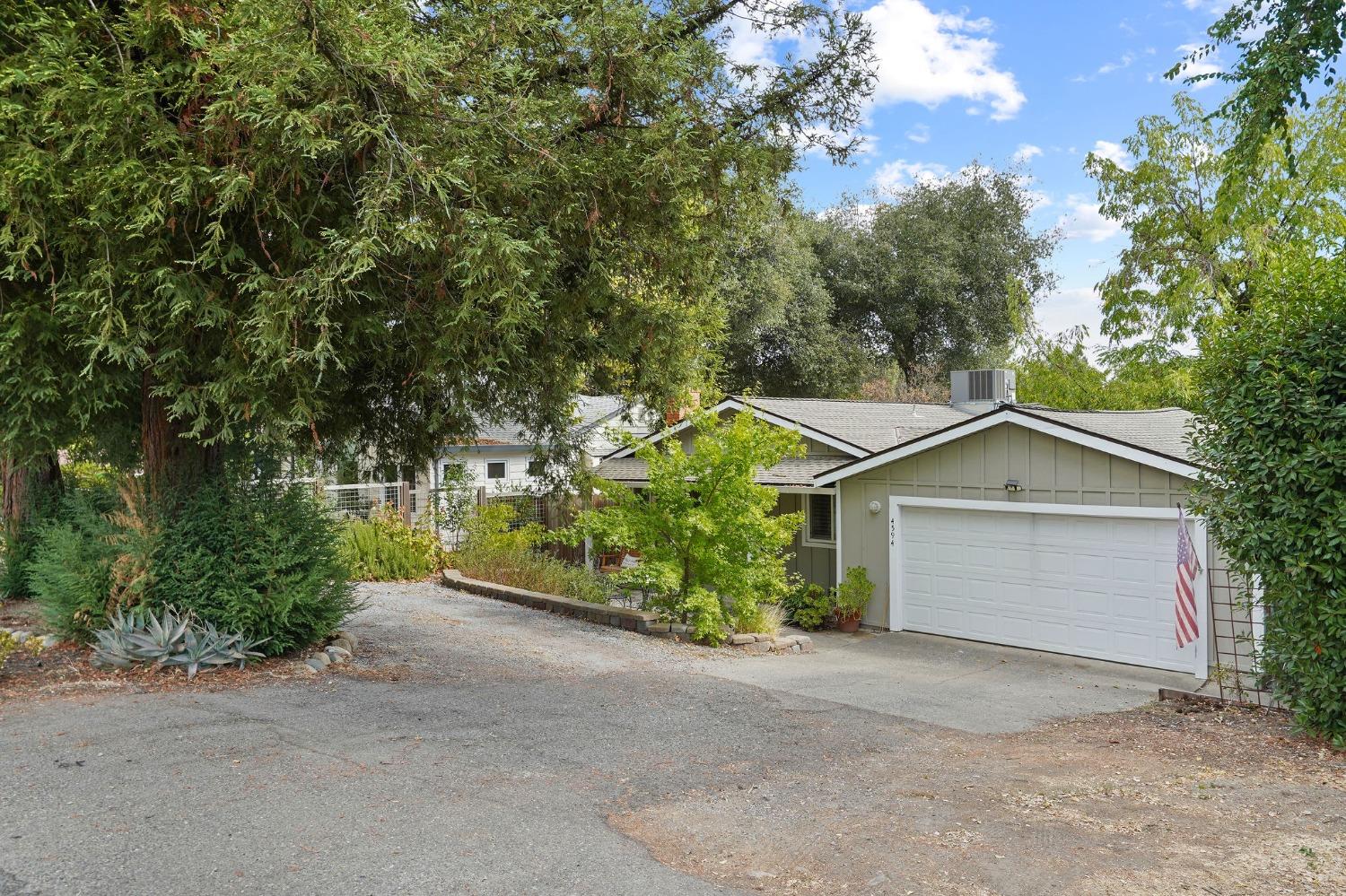 4594 Minnesota Avenue