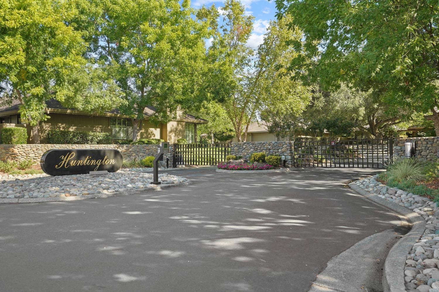 11375 Huntington Village Lane