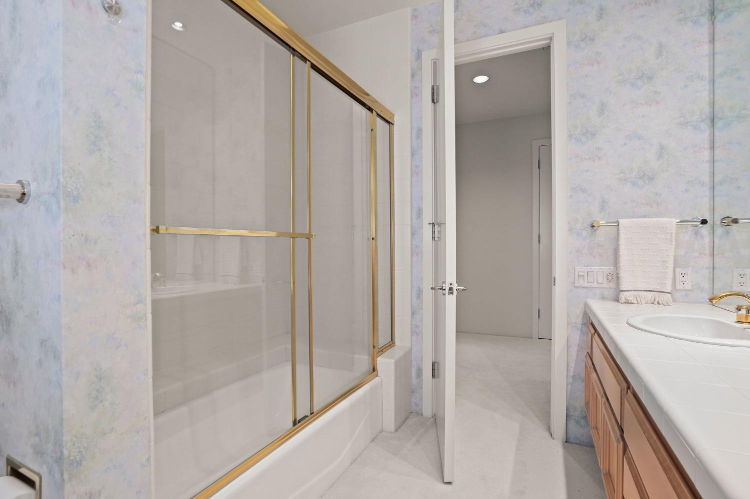 11375 Huntington Village Lane