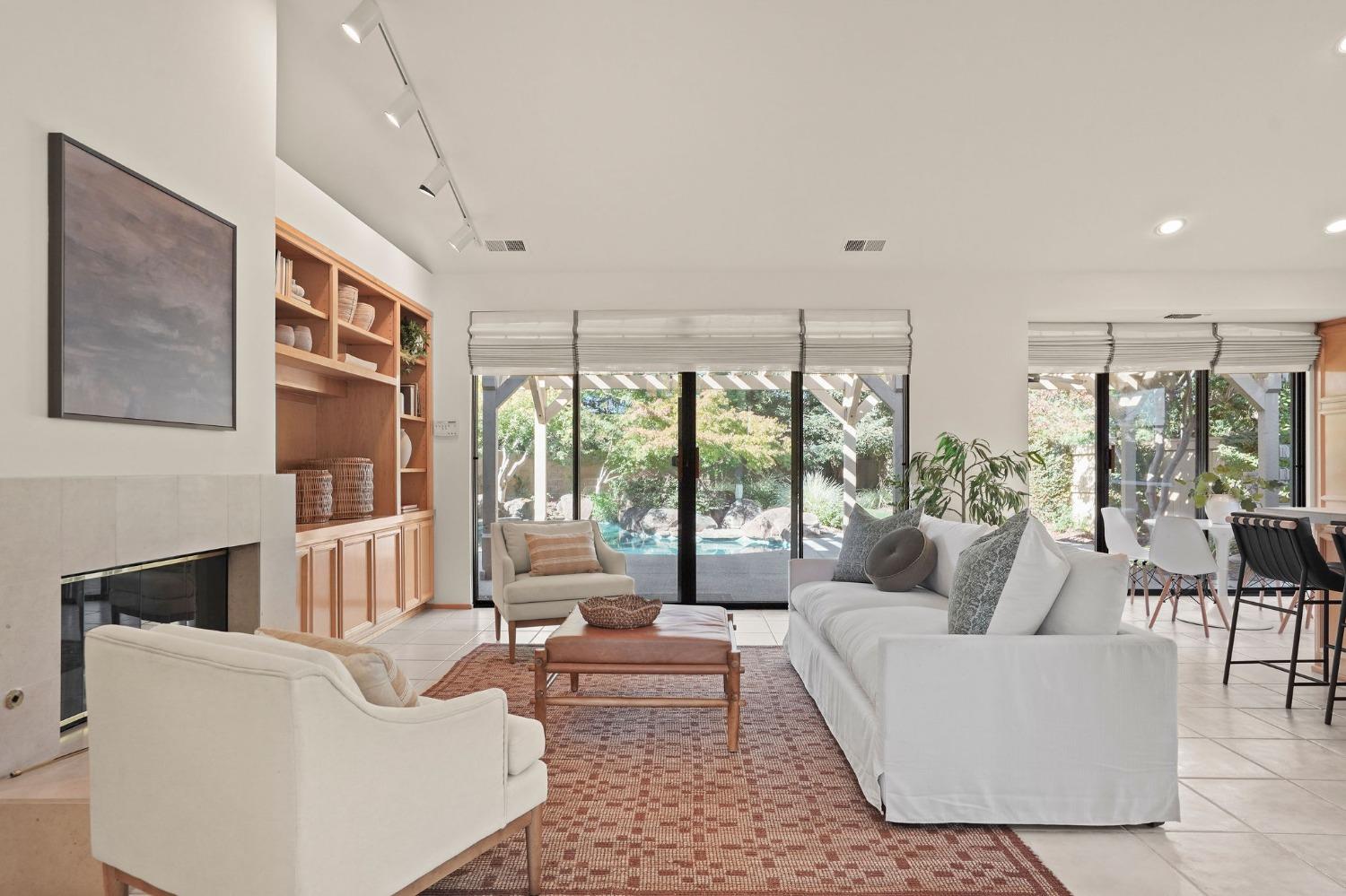 11375 Huntington Village Lane