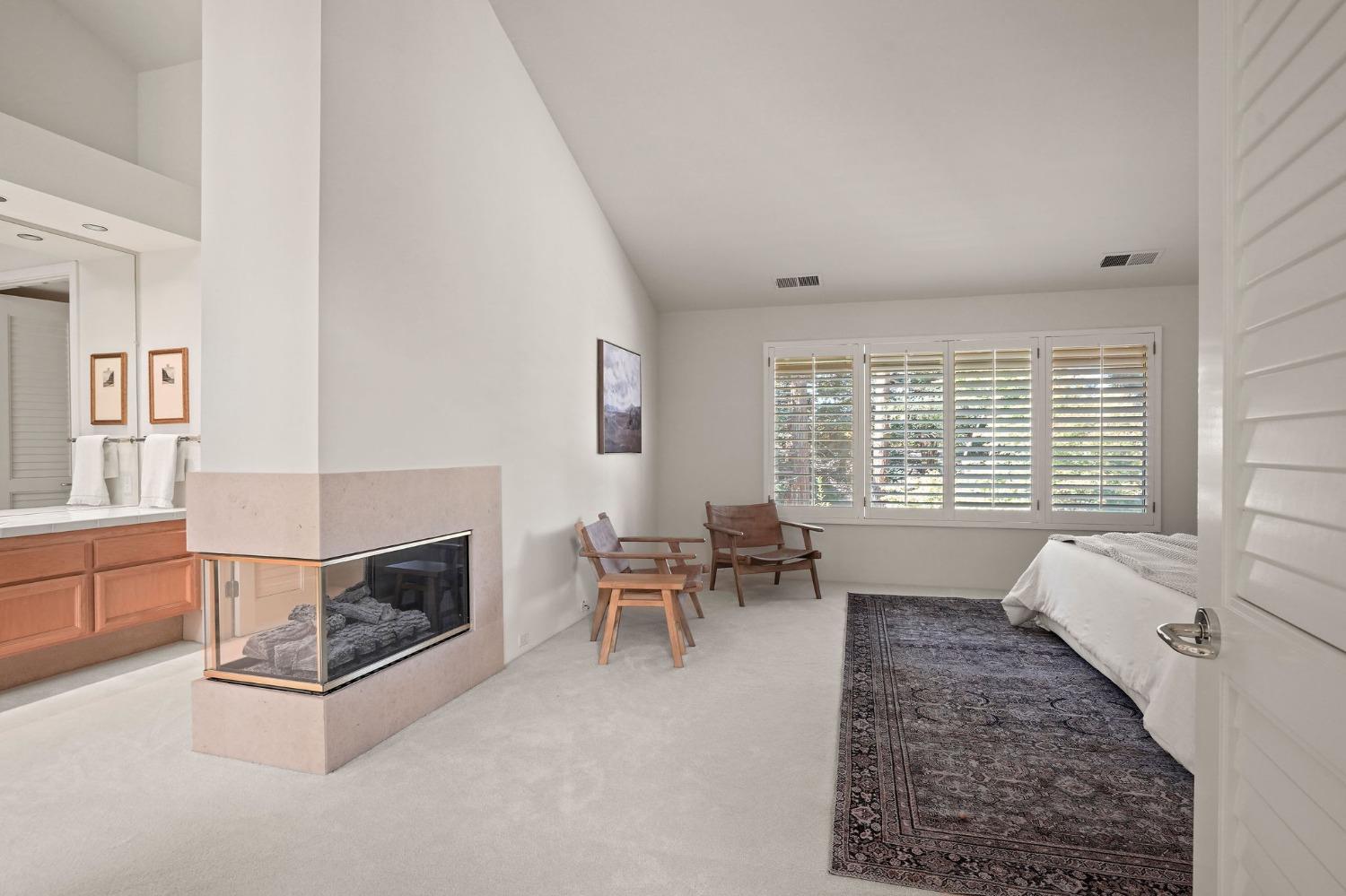 11375 Huntington Village Lane