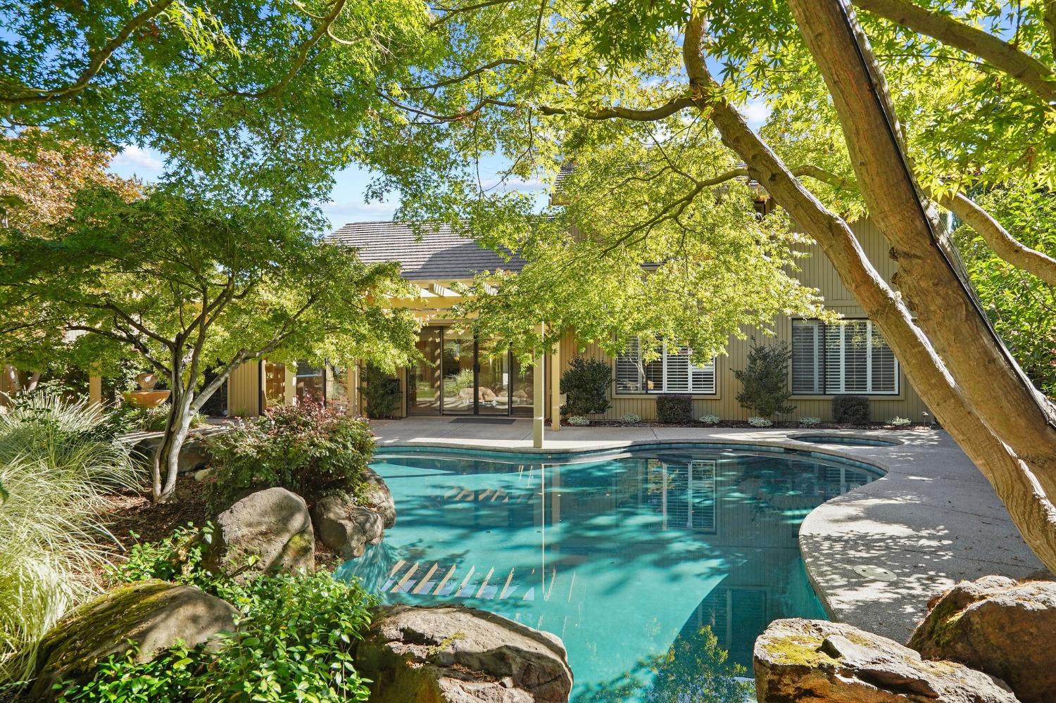 11375 Huntington Village Lane