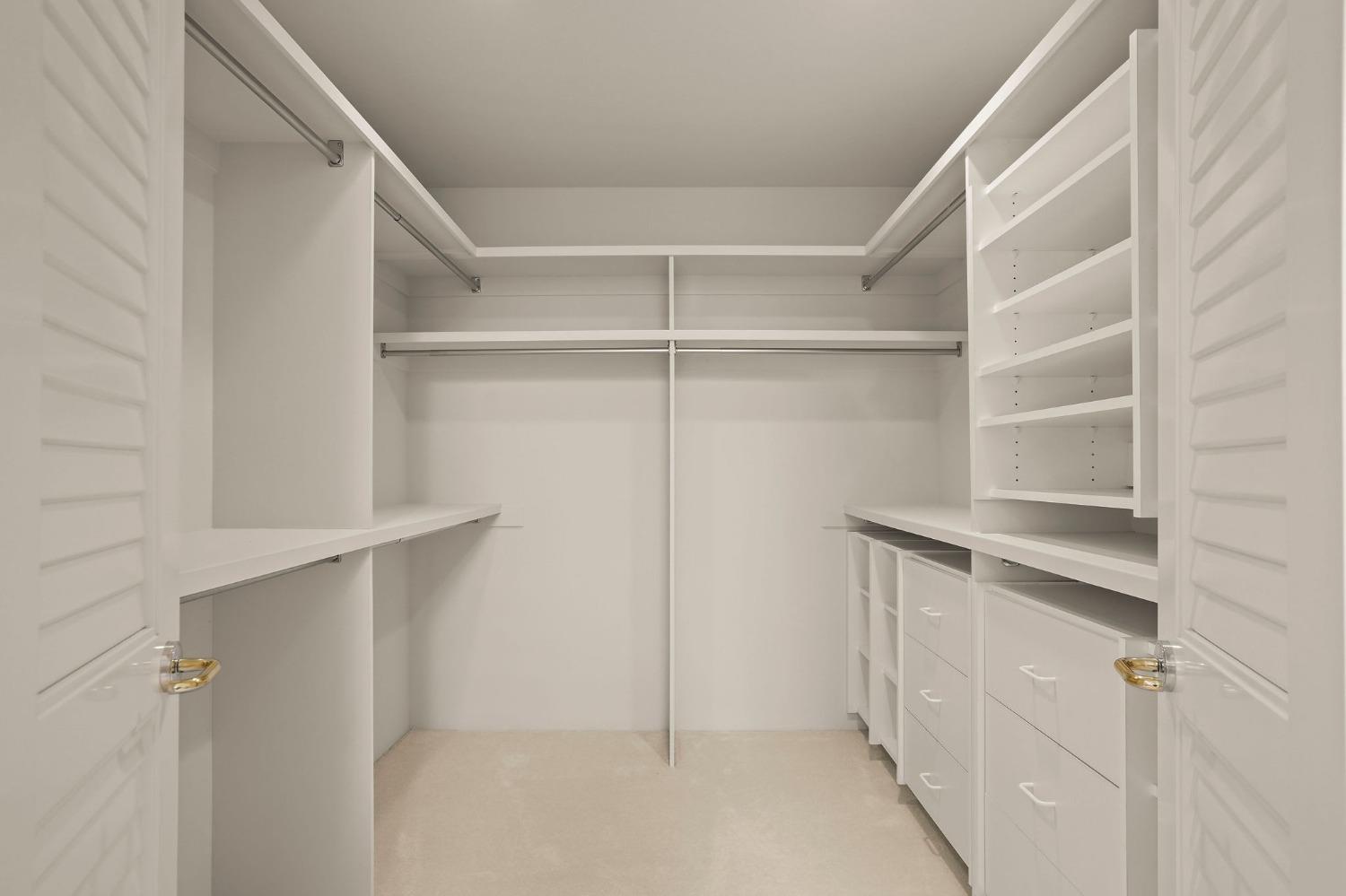 11375 Huntington Village Lane