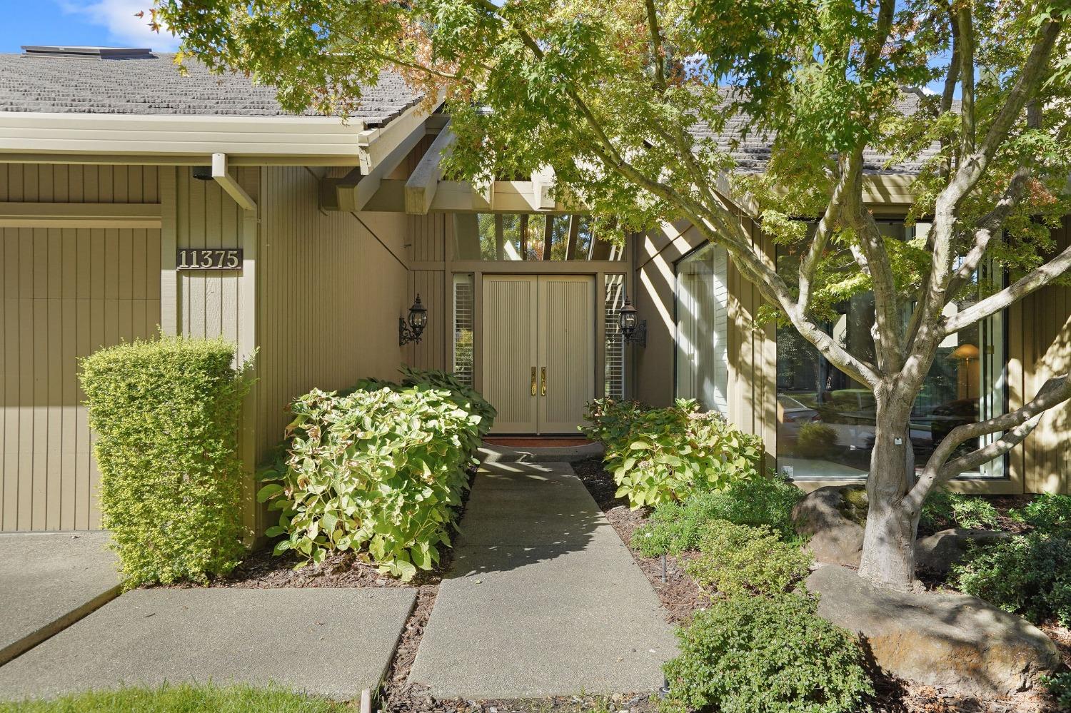 11375 Huntington Village Lane