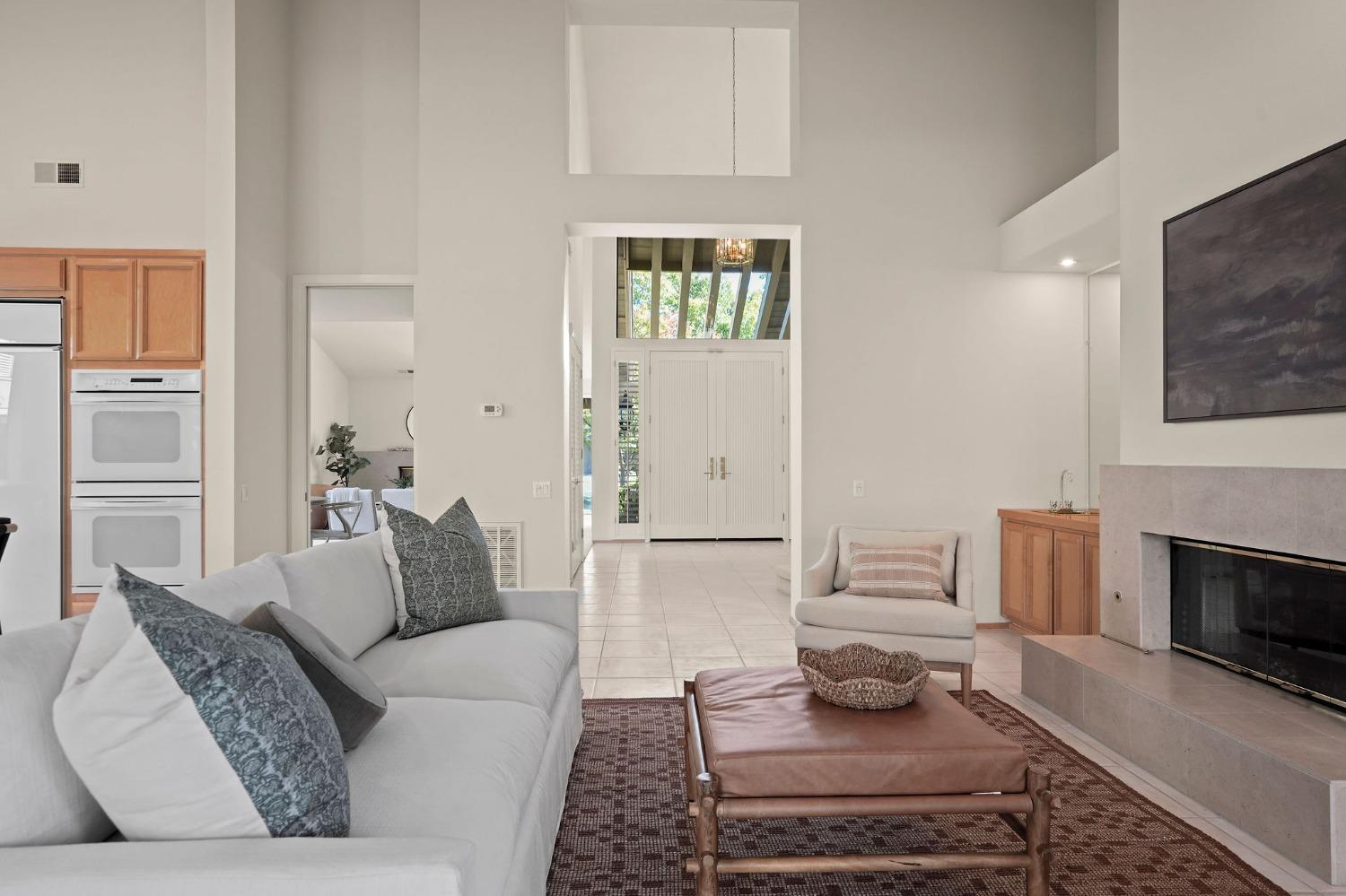 11375 Huntington Village Lane