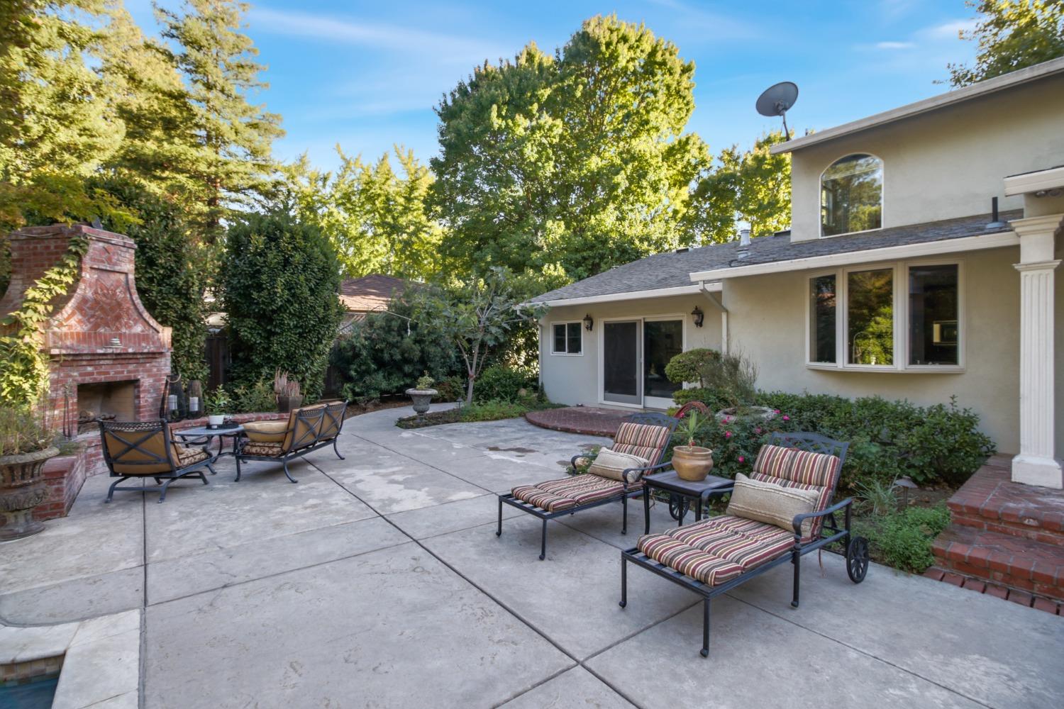 126 Mering Court