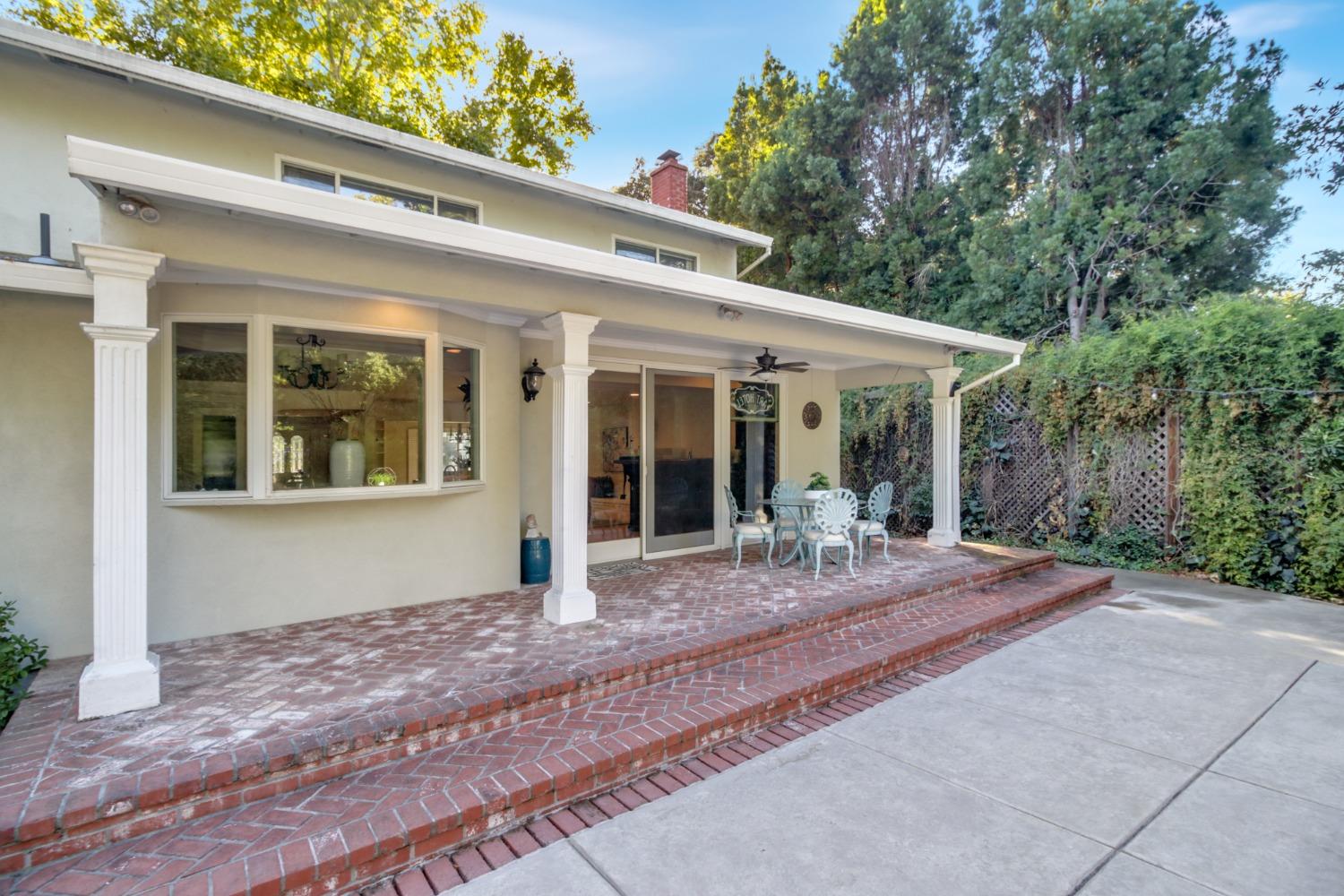 126 Mering Court