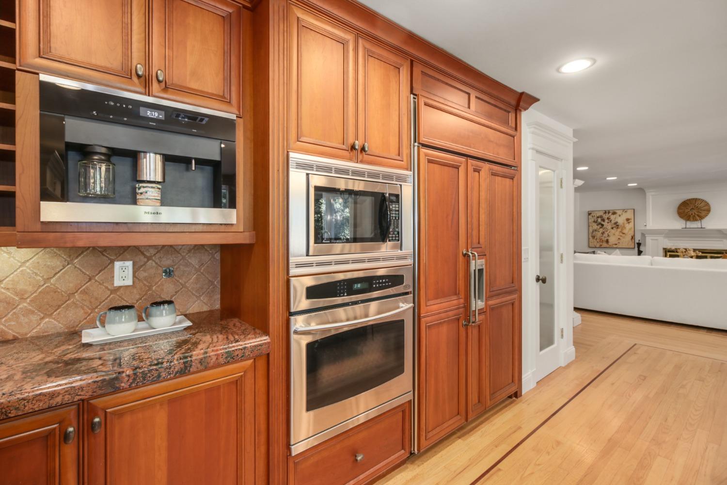 126 Mering Court